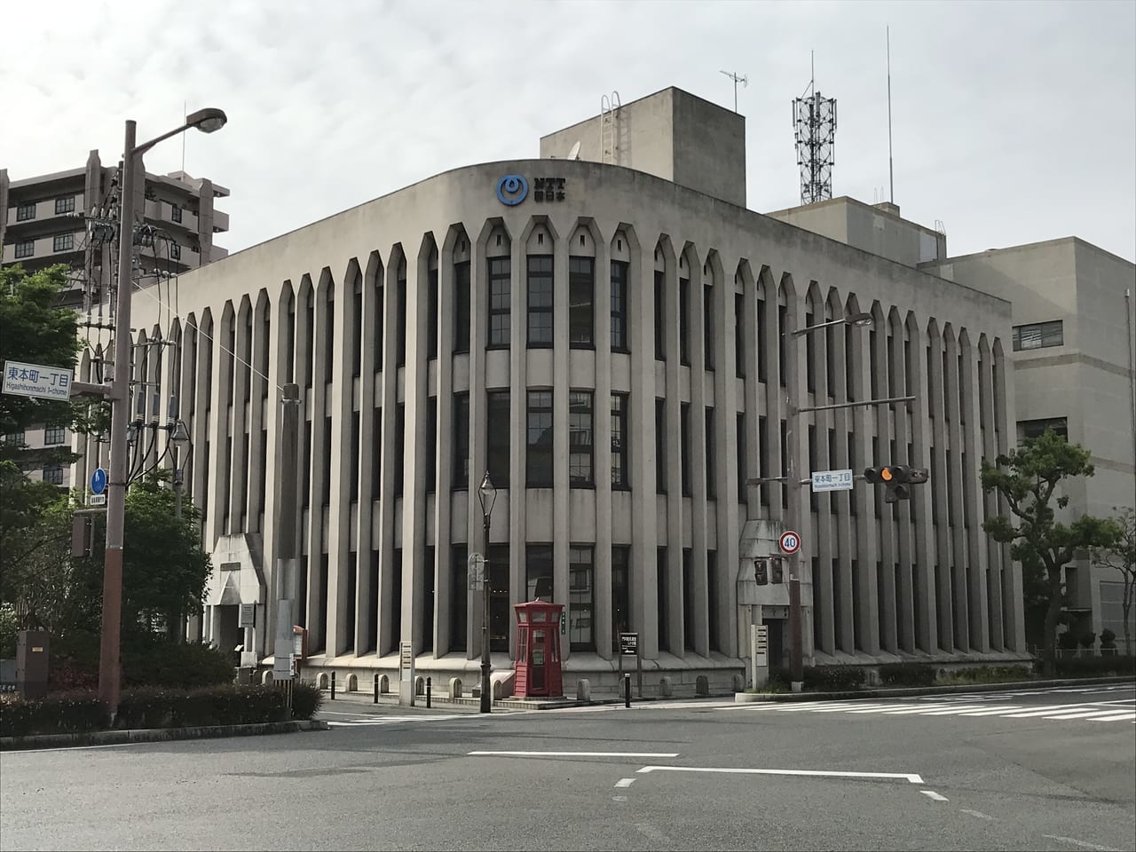 門司電気通信レトロ館前